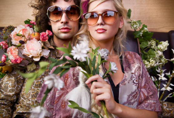 2 hippies fleurs printemps